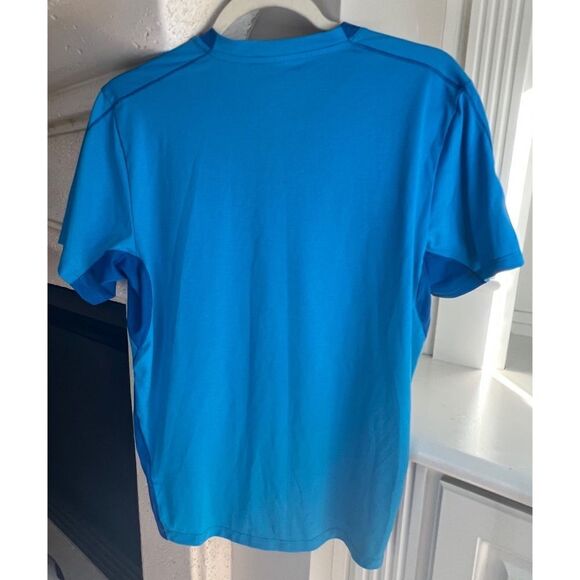 THE NORTH FACE MEN’S TECH SHIRT MEDIUM FLASHDRY BLUE SHORT SLEEVE - Picture 2 of 9